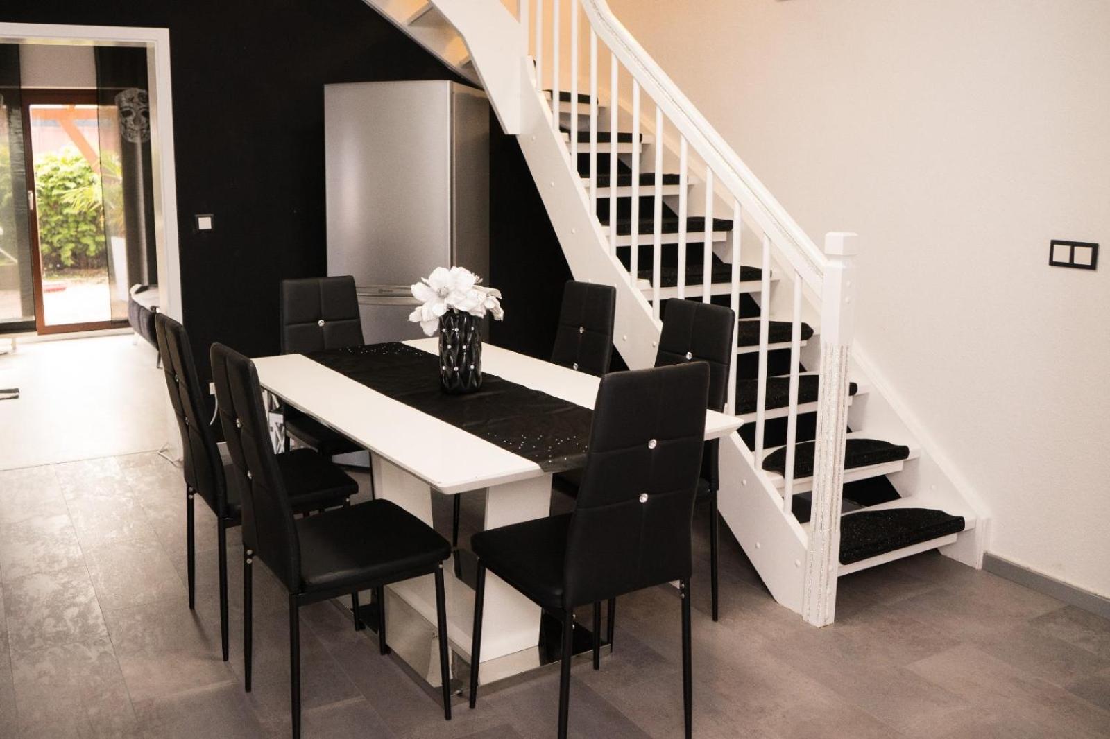Zum Kaeutzchen 120Qm Ferienhaus 8 Personen 4 Schlafzimmer Nossentiner Huette Екстериор снимка