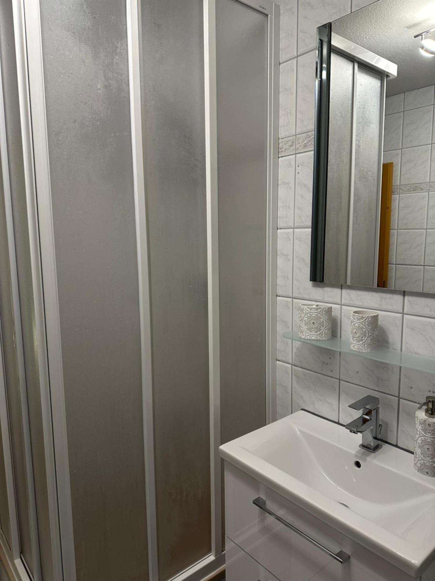 Zum Kaeutzchen 120Qm Ferienhaus 8 Personen 4 Schlafzimmer Nossentiner Huette Екстериор снимка